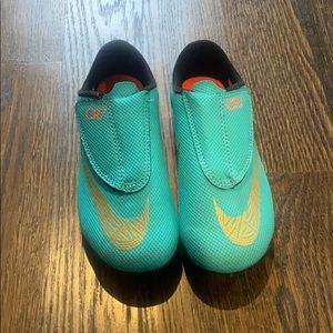 CR7 | Ronaldo Mercurial Soccer Cleats